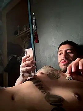 Snapshot of busnfatnutsLildee chatting on 03/31/26, 12:34 busnfatnutsLildee online show from 03/31/26, 12:34