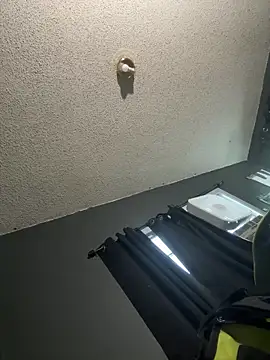 busnfatnutsLildee online show from 10/31/25, 12:51