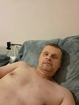 tygros11 online show from 11/17/25, 04:55