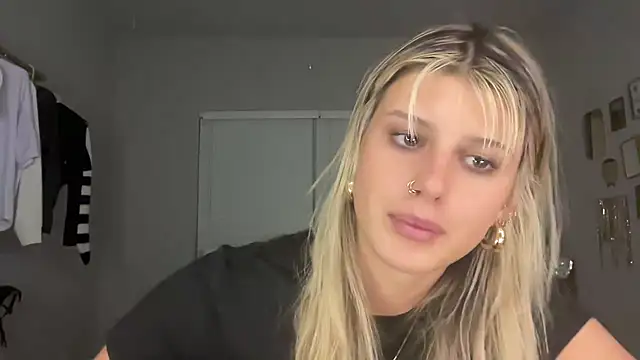 Snapshot of AnnGrayson chatting on 10/13/25, 01:18 AnnGrayson online show from 10/13/25, 01:18