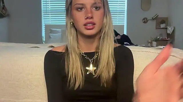 Snapshot of AnnGrayson chatting on 11/14/25, 09:29 AnnGrayson online show from 11/14/25, 09:29