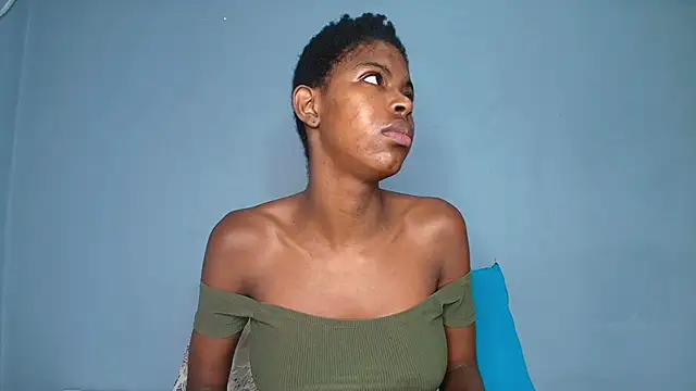 CamilaaSaenz online show from 11/15/25, 12:20