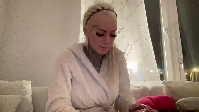 paulinaalatalo online show from 02/27/26, 07:57