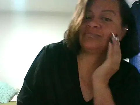 Snapshot of adri89-g chatting on 09/14/25, 10:10 adri89-g online show from 09/14/25, 10:10