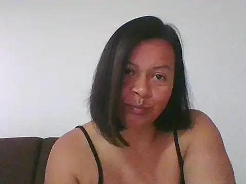 adri89-g online show from 10/21/25, 04:28