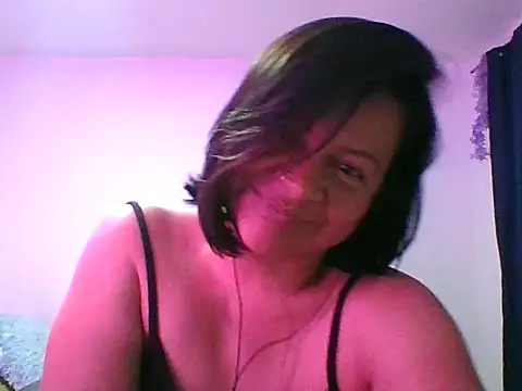 Snapshot of adri89-g chatting on 09/23/25, 03:24 adri89-g online show from 09/23/25, 03:24