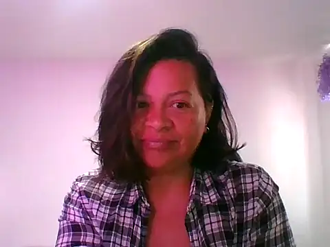 Snapshot of adri89-g chatting on 10/17/25, 12:07 adri89-g online show from 10/17/25, 12:07