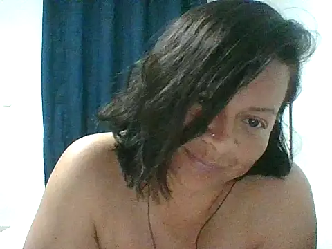 Snapshot of adri89-g chatting on 09/19/25, 03:43 adri89-g online show from 09/19/25, 03:43