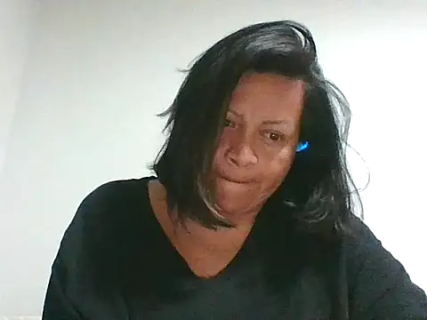 adri89-g online show from 10/25/25, 03:38