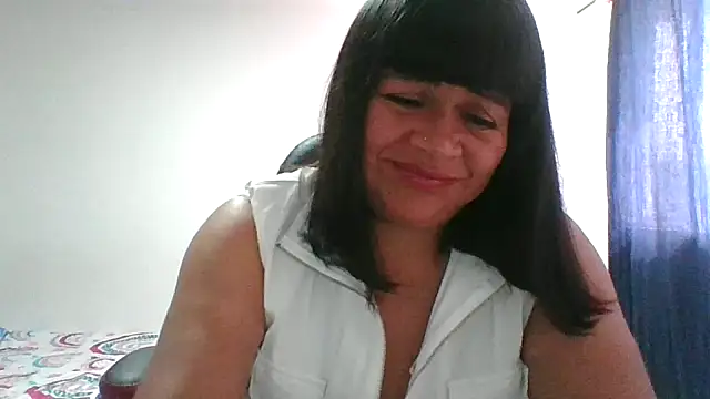 adri89-g online show from 02/11/26, 03:34