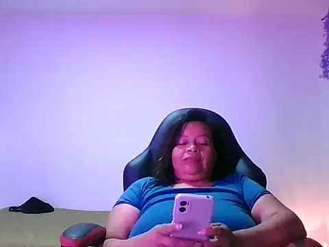 Snapshot of adri89-g chatting on 09/30/25, 12:16 adri89-g online show from 09/30/25, 12:16