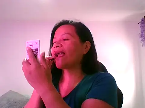 Snapshot of adri89-g chatting on 09/20/25, 02:22 adri89-g online show from 09/20/25, 02:22