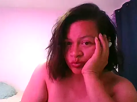 Snapshot of adri89-g chatting on 09/17/25, 10:56 adri89-g online show from 09/17/25, 10:56