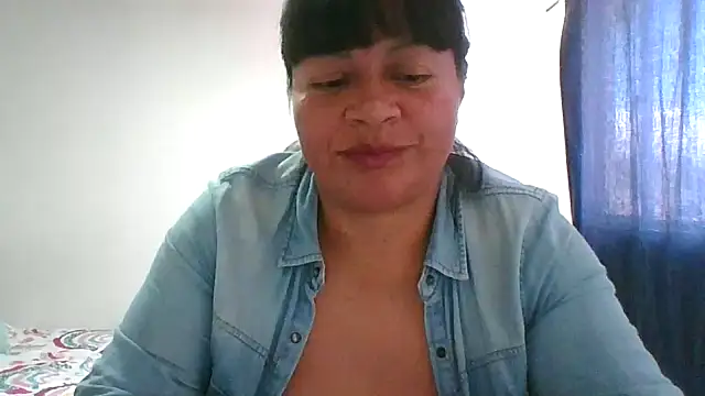 adri89-g online show from 01/18/26, 06:22