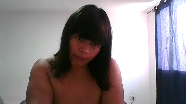 adri89-g online show from 02/09/26, 12:36