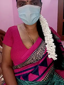 Snapshot of KannadaTamilTeluguBeauty chatting on 02/12/26, 08:30 KannadaTamilTeluguBeauty online show from 02/12/26, 08:30