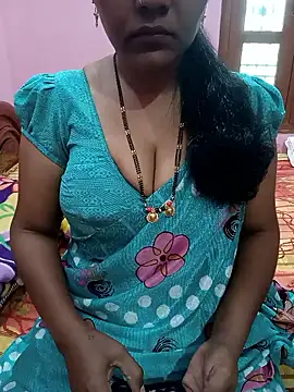 Snapshot of KannadaTamilTeluguBeauty chatting on 06/15/26, 03:40 KannadaTamilTeluguBeauty online show from 06/15/26, 03:40