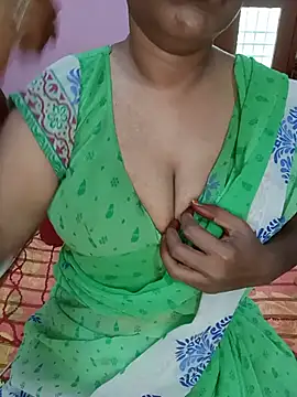 Snapshot of KannadaTamilTeluguBeauty chatting on 07/20/26, 09:38 KannadaTamilTeluguBeauty online show from 07/20/26, 09:38