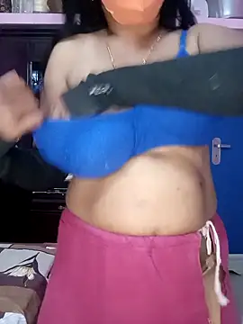 Snapshot of KannadaTamilTeluguBeauty chatting on 01/05/26, 05:27 KannadaTamilTeluguBeauty online show from 01/05/26, 05:27