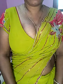 Snapshot of KannadaTamilTeluguBeauty chatting on 01/08/26, 07:14 KannadaTamilTeluguBeauty online show from 01/08/26, 07:14