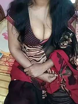 Snapshot of KannadaTamilTeluguBeauty chatting on 07/12/26, 09:43 KannadaTamilTeluguBeauty online show from 07/12/26, 09:43