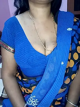 Snapshot of KannadaTamilTeluguBeauty chatting on 01/06/26, 03:05 KannadaTamilTeluguBeauty online show from 01/06/26, 03:05