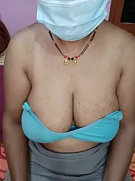 Snapshot of KannadaTamilTeluguBeauty chatting on 07/01/26, 07:58 KannadaTamilTeluguBeauty online show from 07/01/26, 07:58