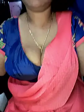 Snapshot of KannadaTamilTeluguBeauty chatting on 01/11/26, 07:26 KannadaTamilTeluguBeauty online show from 01/11/26, 07:26