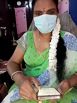 Snapshot of KannadaTamilTeluguBeauty chatting on 02/14/26, 08:25 KannadaTamilTeluguBeauty online show from 02/14/26, 08:25