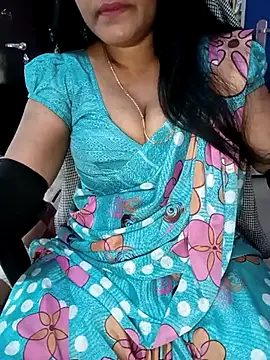 Snapshot of KannadaTamilTeluguBeauty chatting on 02/18/26, 09:39 KannadaTamilTeluguBeauty online show from 02/18/26, 09:39