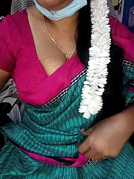 Snapshot of KannadaTamilTeluguBeauty chatting on 02/12/26, 08:25 KannadaTamilTeluguBeauty online show from 02/12/26, 08:25