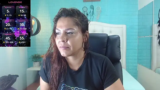 Snapshot of eva_sk chatting on 11/27/25, 10:37 eva sk online show from 11/27/25, 10:37