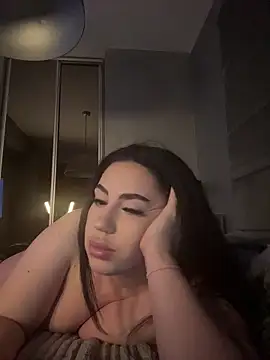 Snapshot of Andrestarr chatting on 06/11/26, 12:01 Andrestarr online show from 06/11/26, 12:01