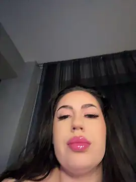 Snapshot of Andrestarr chatting on 06/19/26, 07:41 Andrestarr online show from 06/19/26, 07:41