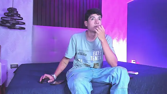 SandroVeyra online show from 09/29/25, 08:03