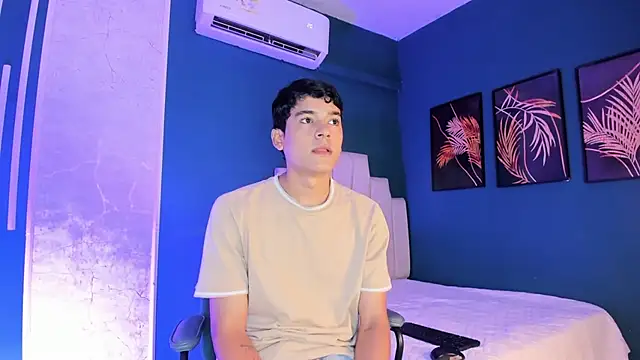 SandroVeyra online show from 10/21/25, 12:43