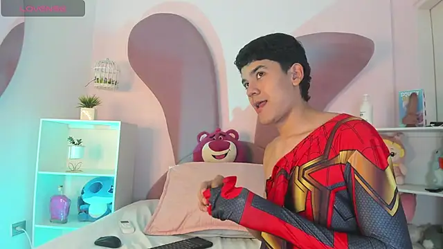 SandroVeyra online show from 11/18/25, 03:32