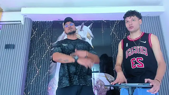 Snapshot of Iam_Steven chatting on 11/15/25, 01:04 Iam Steven online show from 11/15/25, 01:04