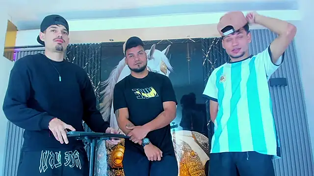 Snapshot of Iam_Steven chatting on 11/08/25, 01:03 Iam Steven online show from 11/08/25, 01:03