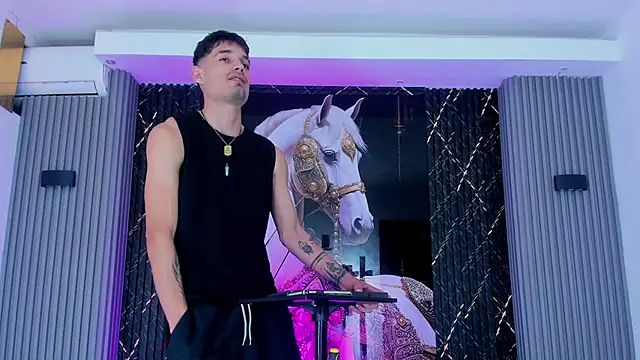 Snapshot of Iam_Steven chatting on 11/26/25, 03:23 Iam Steven online show from 11/26/25, 03:23