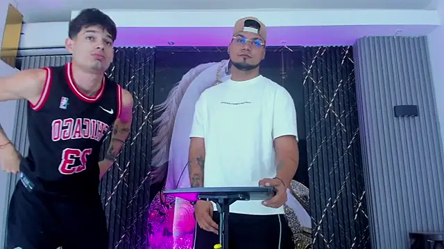 Snapshot of Iam_Steven chatting on 11/23/25, 11:53 Iam Steven online show from 11/23/25, 11:53