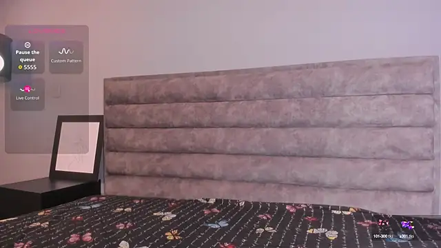 Aliciabloom online show from 10/13/25, 12:40