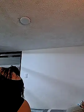 Aliciabloom online show from 10/12/25, 08:43