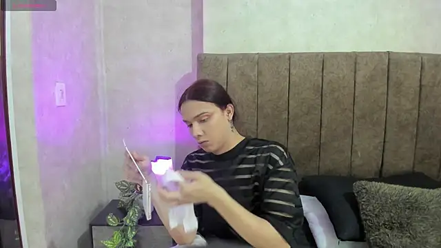 Snapshot of Almaazz chatting on 09/19/25, 07:29 Almaazz online show from 09/19/25, 07:29