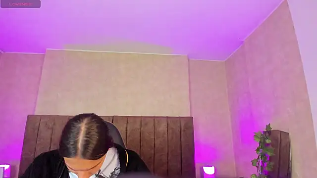 Snapshot of Almaazz chatting on 09/14/25, 04:07 Almaazz online show from 09/14/25, 04:07