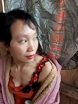 bonnie-00 online show from 11/04/25, 03:21