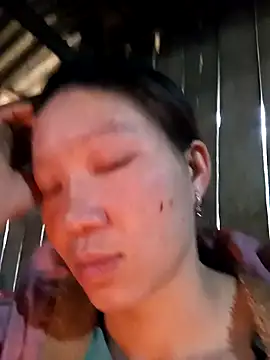 bonnie-00 online show from 12/21/25, 12:24