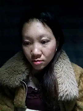 bonnie-00 online show from 12/04/25, 10:42