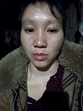 bonnie-00 online show from 12/05/25, 12:04