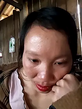 bonnie-00 online show from 12/18/25, 01:00